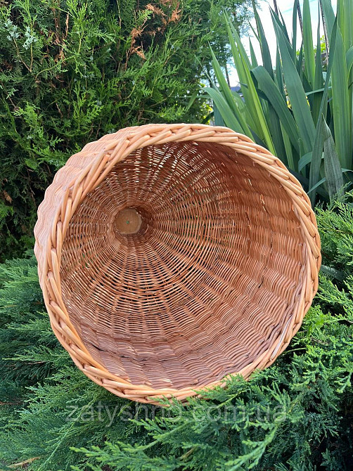 Люстра плетеная высокая в кафе Киев - изображение 6