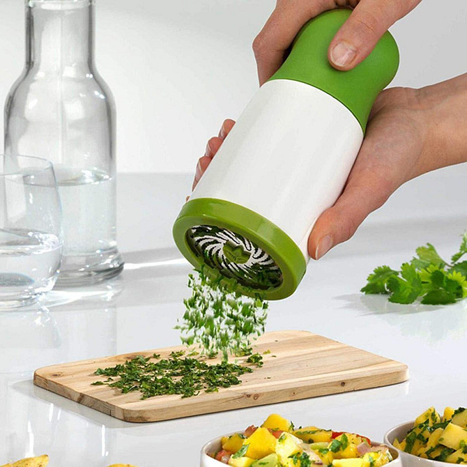 Ручний подрібнювач для зелені Herb Grinder для петрушки, кинзи, м'яти 6х7.3х17 см Київ - фото 1