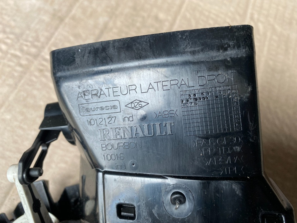 Дефлектор повітряний правий Renault Scenic III 2009-2016 (687602829R) Ковель - фото 2