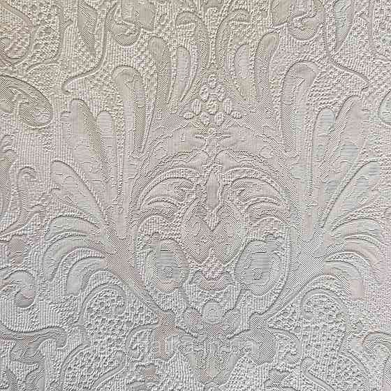 Шпалери метрові вінілові на флізелін Yuanlong Samsara метрові вензелі завитки структурні білі сірі Київ