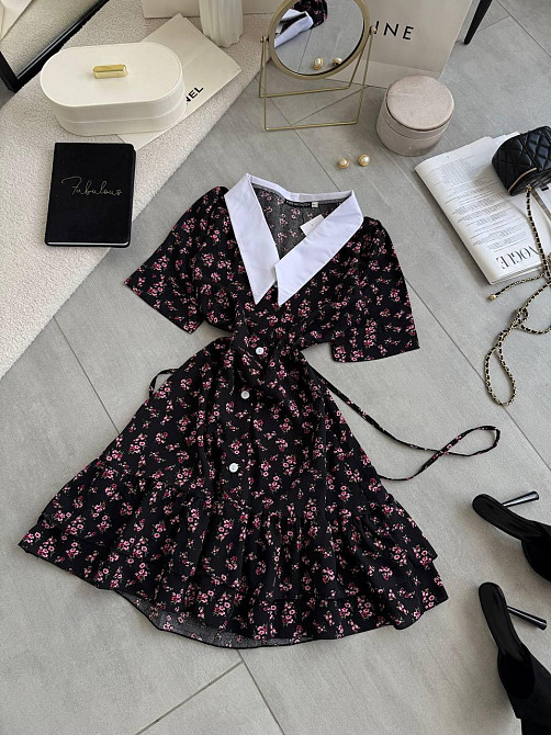 Женское принтованное мини платье на пуговицах с белым воротником турецкий штапель / софт 44/46, Черный Одесса - изображение 9