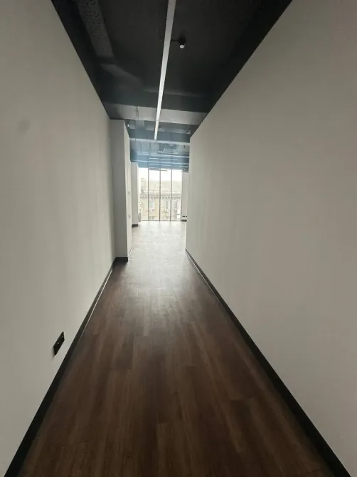 Невеликі офіси в БЦ Офіс А+ класу в центрі міста. З ремонтом (без меблів) Свіжа будівля, своя система опалення, чіллір фанкойл, дубльовані ліфти, сист Дніпро - фото 1