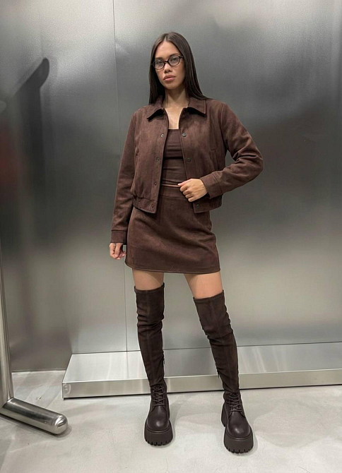 Женский стильный повседневный замшевый бомбер с мини юбкой Шоколад, 40/42 Одесса - изображение 4