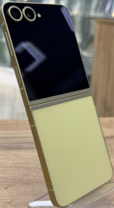 Смартфон Samsung flip 6 12/256Gb. Харків - фото 3