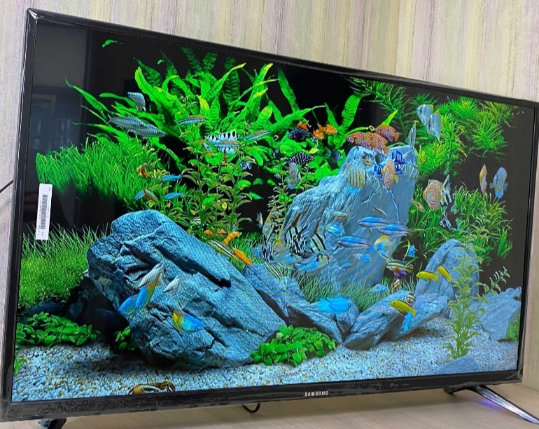 Телевизор: Samsung 32