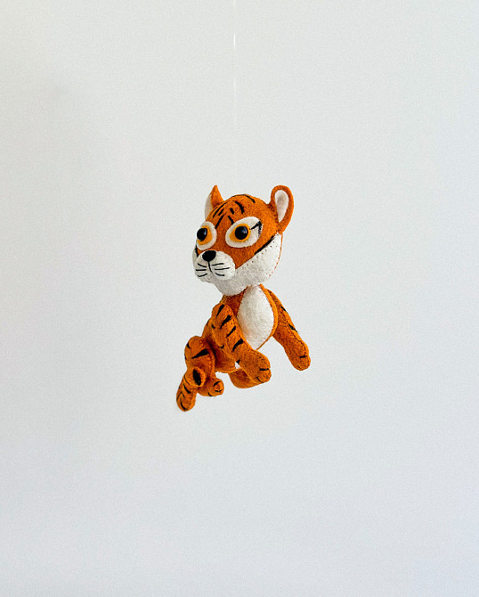 М’яка фетрова іграшка тигр ручної роботи – безпечна розвиваюча іграшка Київ - фото 4