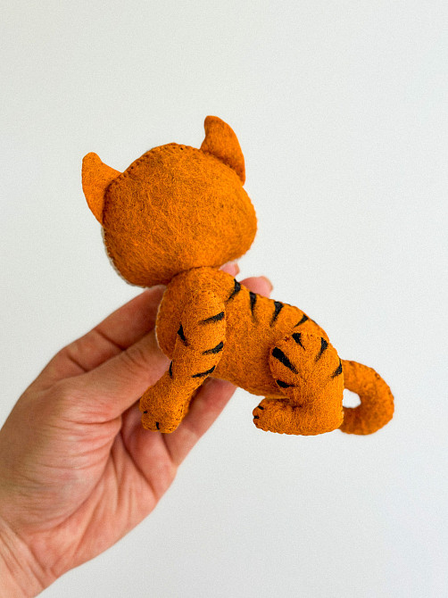М’яка фетрова іграшка тигр ручної роботи – безпечна розвиваюча іграшка Київ - фото 2