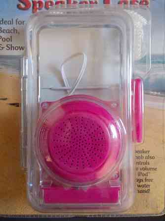 Футляр водонепроницаемый для iPod с колонкой, розовый Ровно