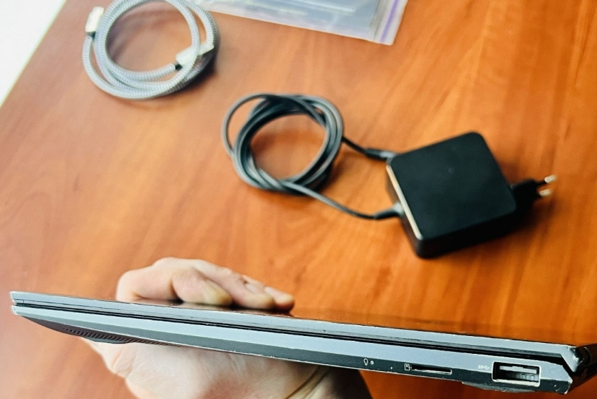 Ультрабук: ASUS UX325 (Самоліт) Зарядка на Tyre — C Київ - фото 3