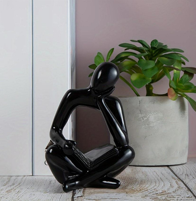 Фигурка смолы - универсальный декор для книжной полки. Подарок для книголюбов. Черная Киев - изображение 4