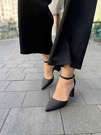 Seastar Чорні босоніжки літні жіночі на підборах із закритим носком, з еко-шкіри з напиленням S Киев