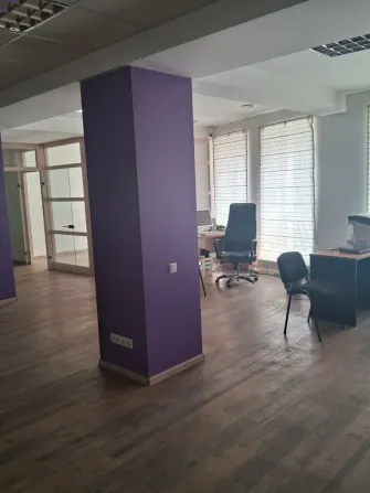 Продам офіс 475м, open-space та кілька кабинетів. Ремонт, меблі, скляні перегородки, 2 поверх, свій вхід з охороною, своя парковка Дніпро - фото 5