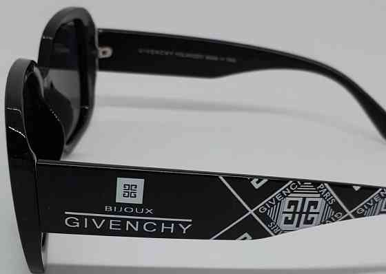 Женские брендовые очки черные с серым логотипом поляризированые. Киев