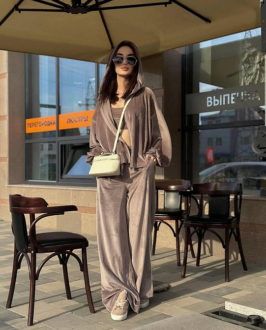 Женский стильный повседневный костюм тройка (кофта+штаны+топ) велюр спорт Мокко, 46/48 Одесса - изображение 3