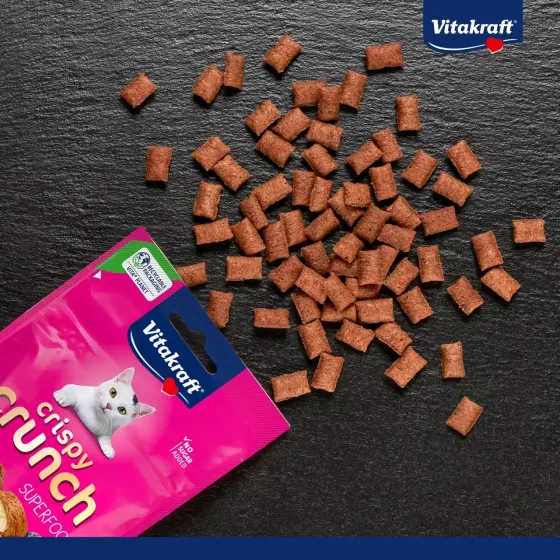 Хрустящие лакомства для кошек Витакрафт Vitakraft Crispy Crunch подушечки с кремовой начинкой с уткой и ягодами аронии, 60 г Винница