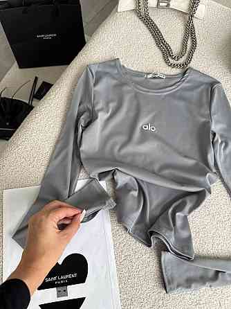 Стильний жіночий базовий лонгслів із написом і вирізом під пальчик мікродайвінг Сірий Одеса