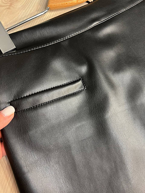 Шорти жіночі Gritana 974 зі спідницею на запах попереду короткі екошкіра чорні, чорний, L Одеса - фото 5