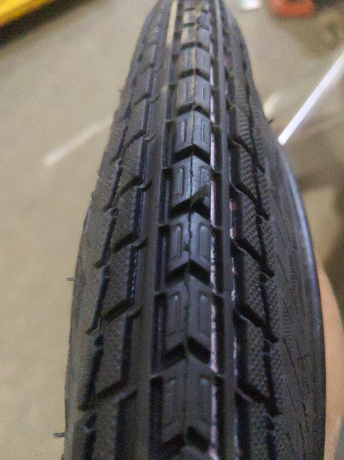 Велосипедна шина 24*1 3/8 Мукачево - фото 1