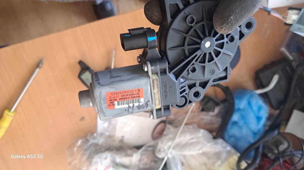 Моторець склопідіймача Hyundai Santa Fe 2012-2018 Київ - фото 1