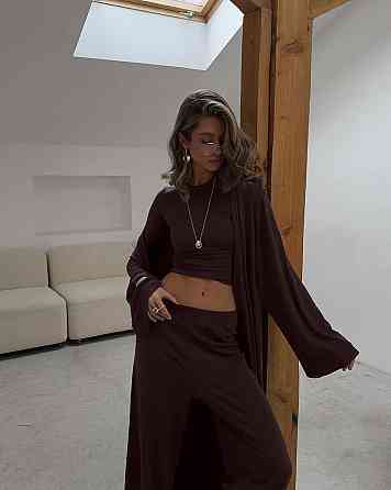 Женский базовый повседневный костюм тройка: кардиган лонгслив и штаны вискоза Шоколадный, 48/50 Одесса