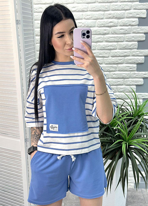 Легкий спортивный костюм в полоску 