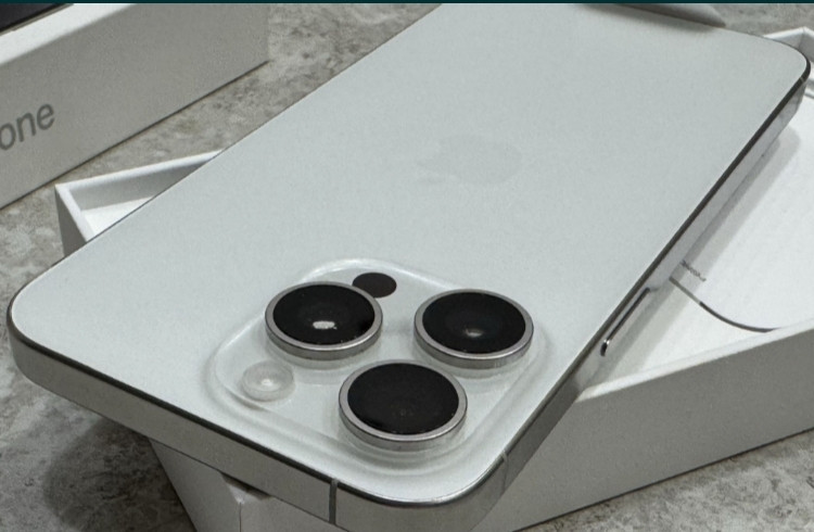 Айфон iPhone 15 Pro Max 256Gb. White Titanium. Киев - изображение 3