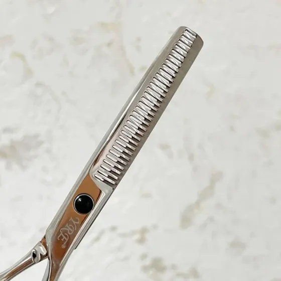 Перукарські філірувальні ножиці YRE Київ