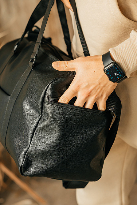 Спортивна дорожня сумка для тренувань і подорожей із плечовим ременем, чорнаMasterSem Київ - фото 4