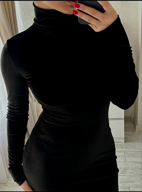 Женское романтичное праздничное платье макси из мягкой ткани бархат Одесса - изображение 10