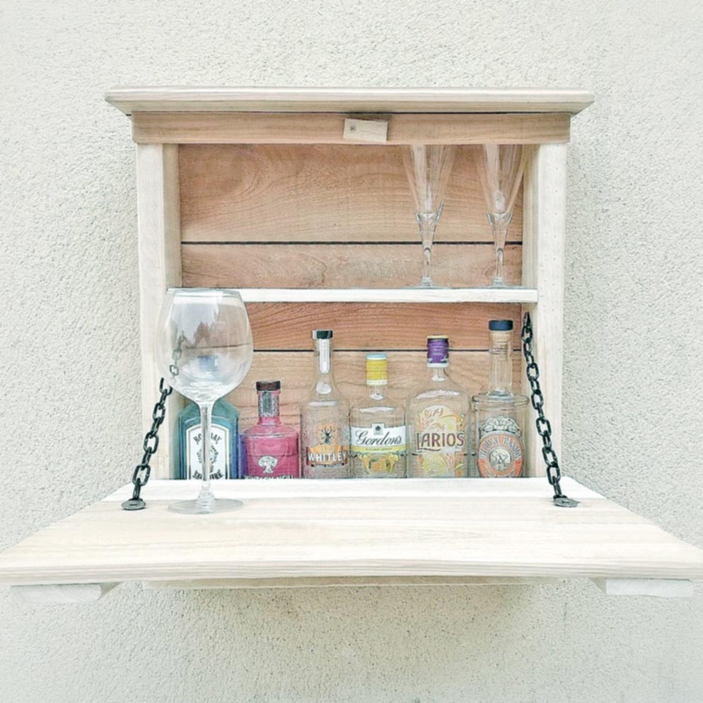 Настенный бар 