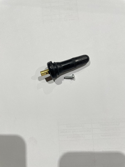 Ніпель колеса (стайлінговий, прямий) (гумовий, чорний) BUICK Київ - фото 1