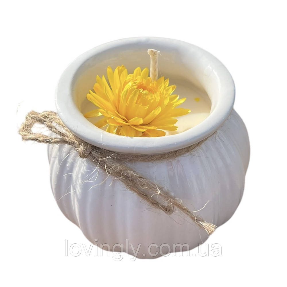 Авторская свеча с декором из сухоцветов в керамическом горшочке Ирпень - изображение 4
