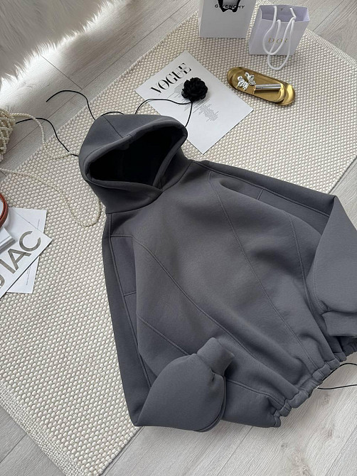 Жіноча стильна тепла худі з фіксаторами суцільна турська тринитка на флісі Графіт Одеса - фото 4