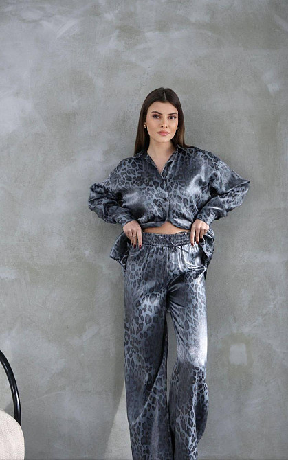 Жіночий легкий прогулянковий леопардовий костюм-двійка: сорочка та штани Сірий, 44 Одеса - фото 3