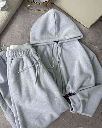 Женский теплый прогулочный костюм - тройка: укороченная кофта, топ и брюки в стиле оверсайз двухсторонний флис + микродайвинг Серый Одесса