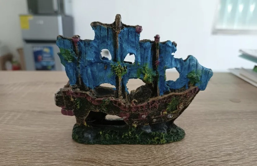 Декор для акваріума Затонувший кораблик з вітрилами 14 на 11 на 4 см різнобарвний Київ - фото 2