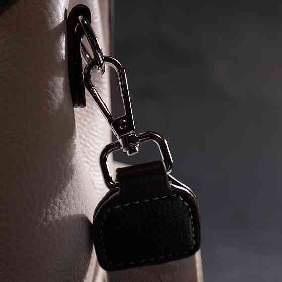 Елегантна сумка сетчел для жінок з натуральної шкіри Біла (Vintage) Київ