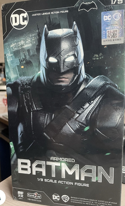 Batman 1/9 Scale Action Figure (Бэтмен в броне, новая фигурка) Харьков - изображение 2