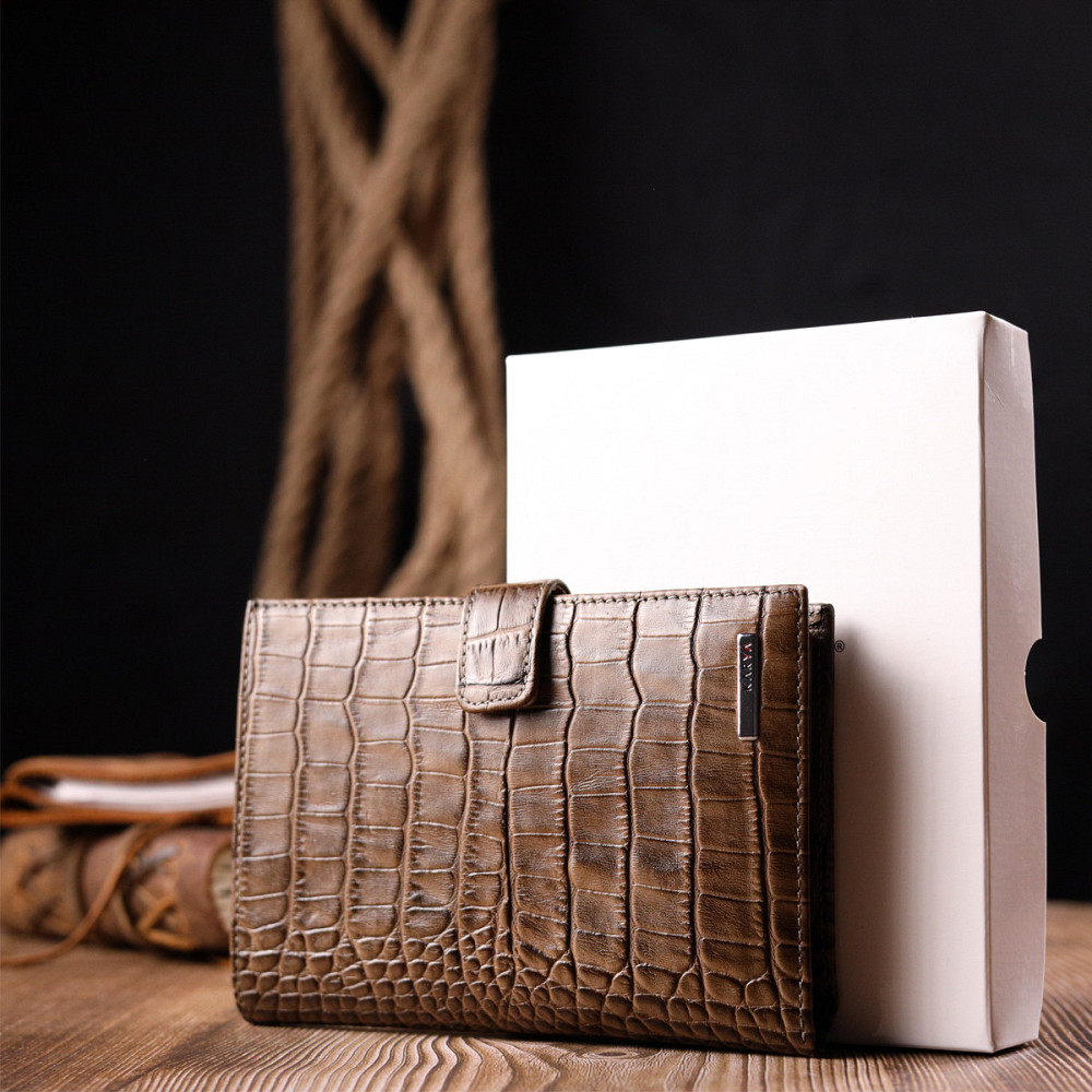 Необычное мужское портмоне с хлястиком из натуральной кожи с тиснением под крокодила KARYA 21196 Киев - изображение 9