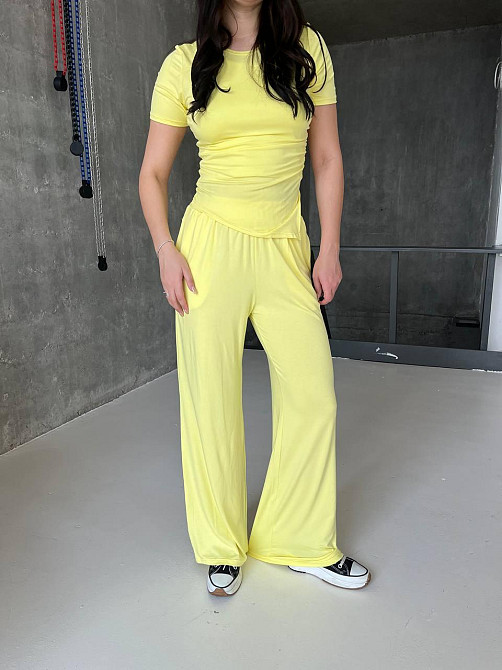 Женский прогулочный костюм: футболка и брюки из турецкой вискозы Лимонный, 44/46 Одесса - изображение 3