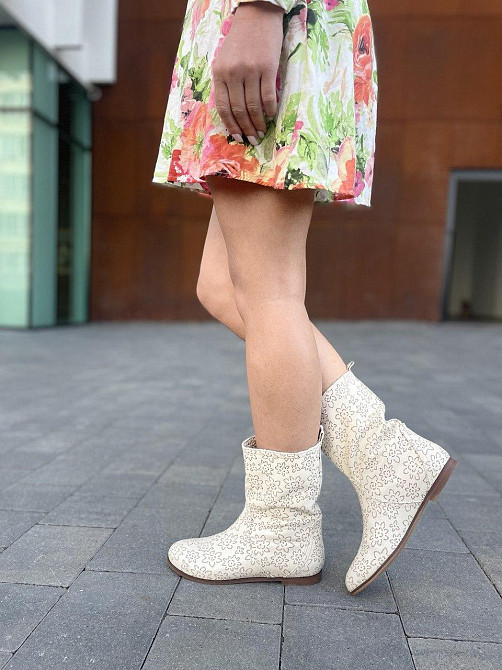 Nivelle Черевики жіночі NIVELLE бежеві шкіра натуральна висота 21см обхват 32-34см розмір 37 (5 Коломия - фото 2