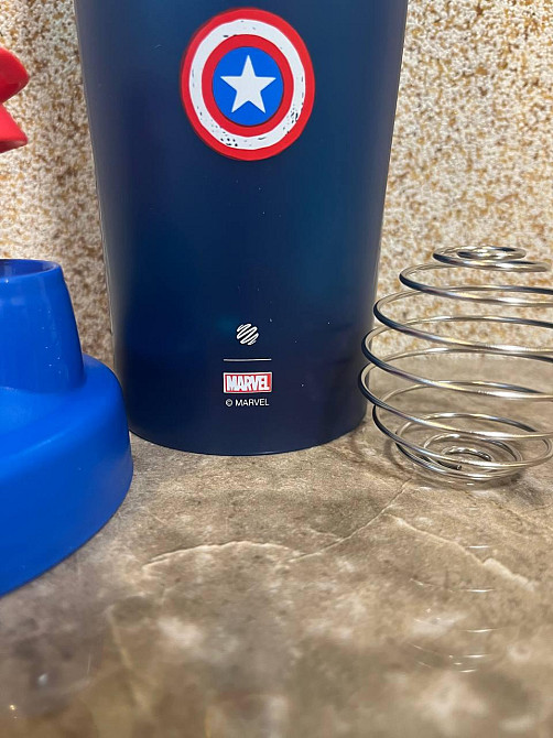 Шейкер спортивний BlenderBottle Classic Loop PRO 28oz/820ml Marvel Capitan Amerika (600557) Киев - изображение 8