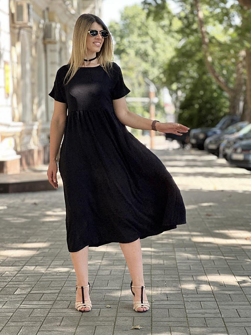 Летнее платье миди свободного кроя 