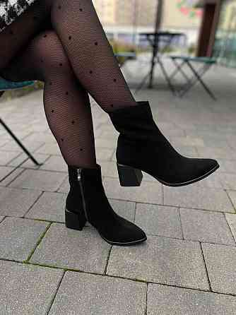 No brend Стильні замшеві черевики жіночі демісезонні весна-осінь чорні на стійкому каблуці р. 3 Коломия