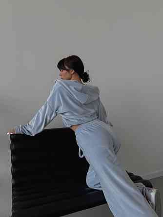 Жіночий м'який прогулянковий костюм-двійка: кофта та штани з велюру Блакитний, 42/44 Одеса