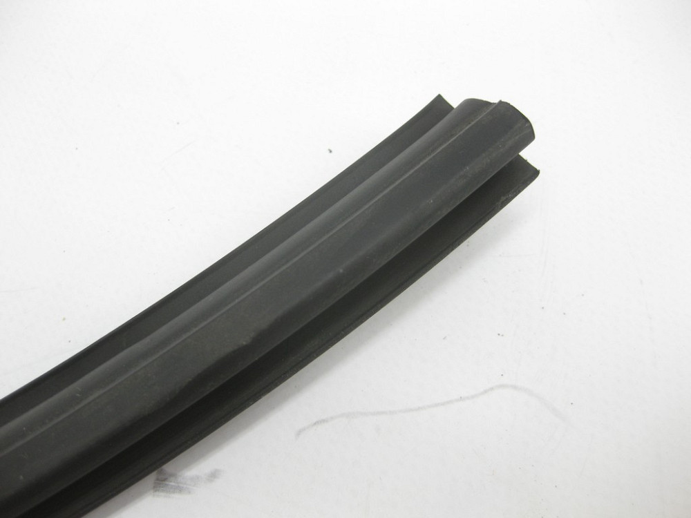 Mercedes-Benz  A2046710620 Ущільнювач лобового скла верхній C-Class W204 Одеса - фото 7