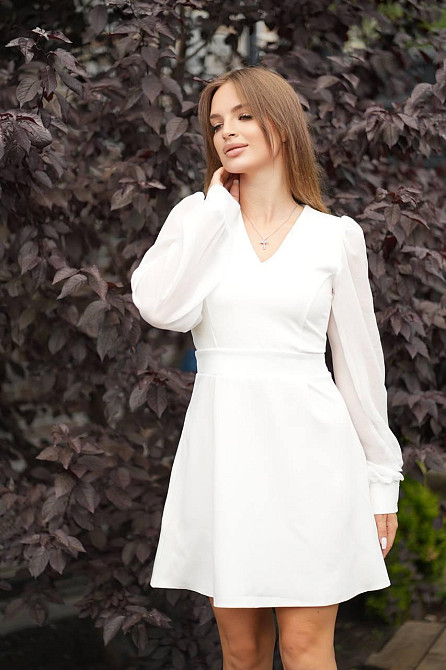 Жіноча ефектна міні сукня із шифоновими рукавами костюмка Білий, 42 Одеса - фото 2