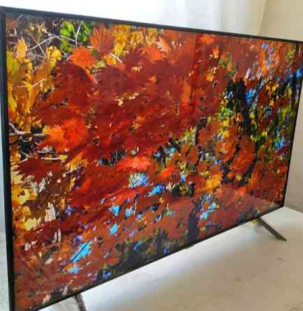Телевизор Безрамный: 70 4K UHD Samsung Smart 70TU7100. Харьков