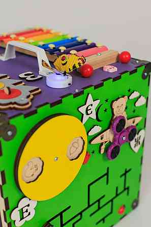 Бізікуб 30*30*30 Різнобарвний дитячий розвивальний куб Бізіборд Київ