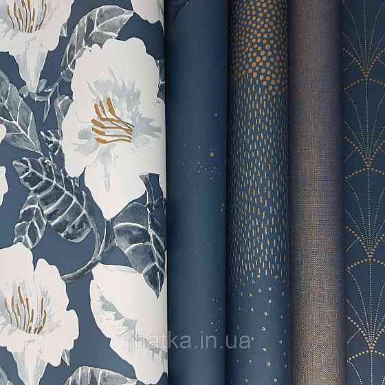 Шпалери вінілові на флізелін Caselio The Place to bed 0.53х10 м яскраві великі білі квіти на синьо сірому тлі Київ